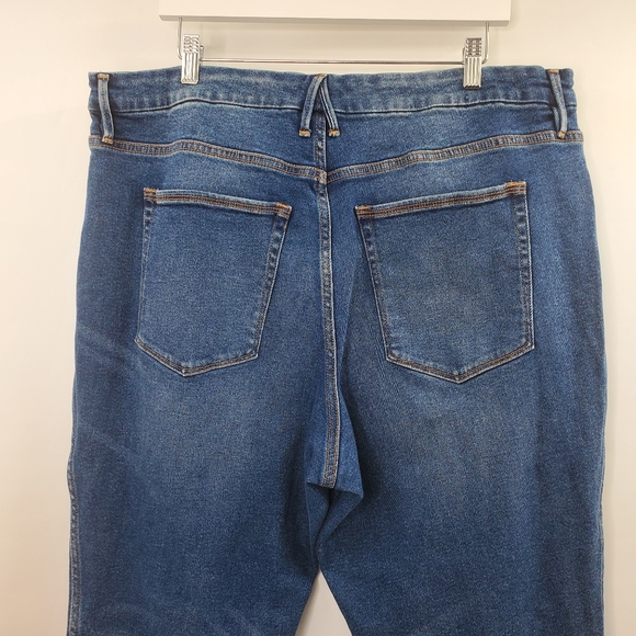 Good American Good Curve High Waisted Medium Wash Blue Jeans - Picture 6 of 8